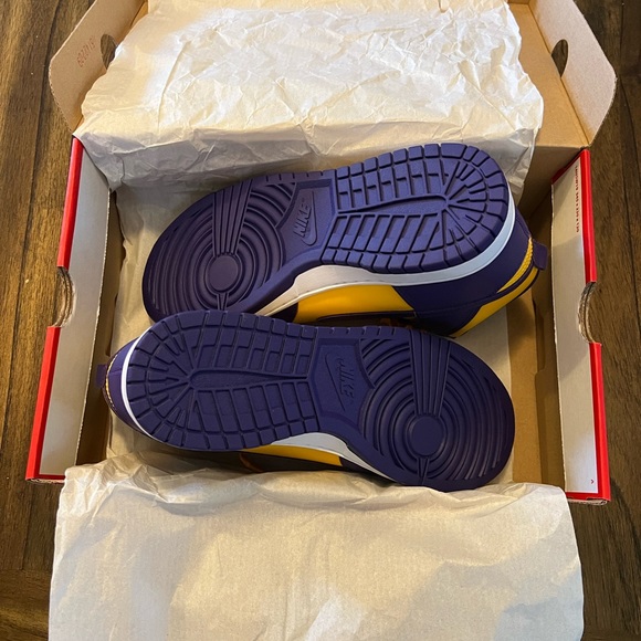 Nike Dunk High Lakers☀️ (DEADSTOCK) - Picture 3 of 4